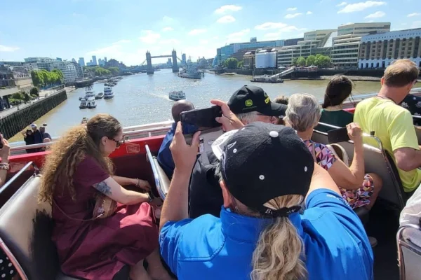 x – Guided Sightseeing Tour on a Vintage