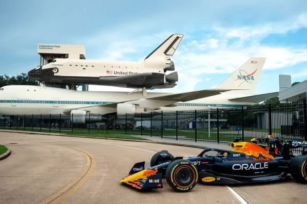 x – Space Center Houston Entry Ticket