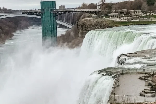 x – 1-Day Niagara Falls Tour