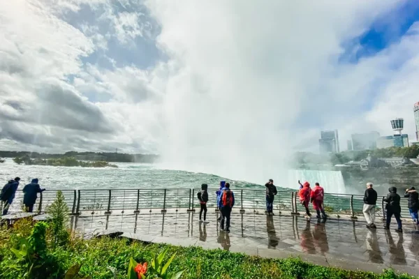 x – 1-Day Niagara Falls Tour